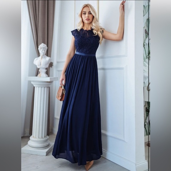 Navy Blue Lace Gown- Size XL - Picture 4 of 6